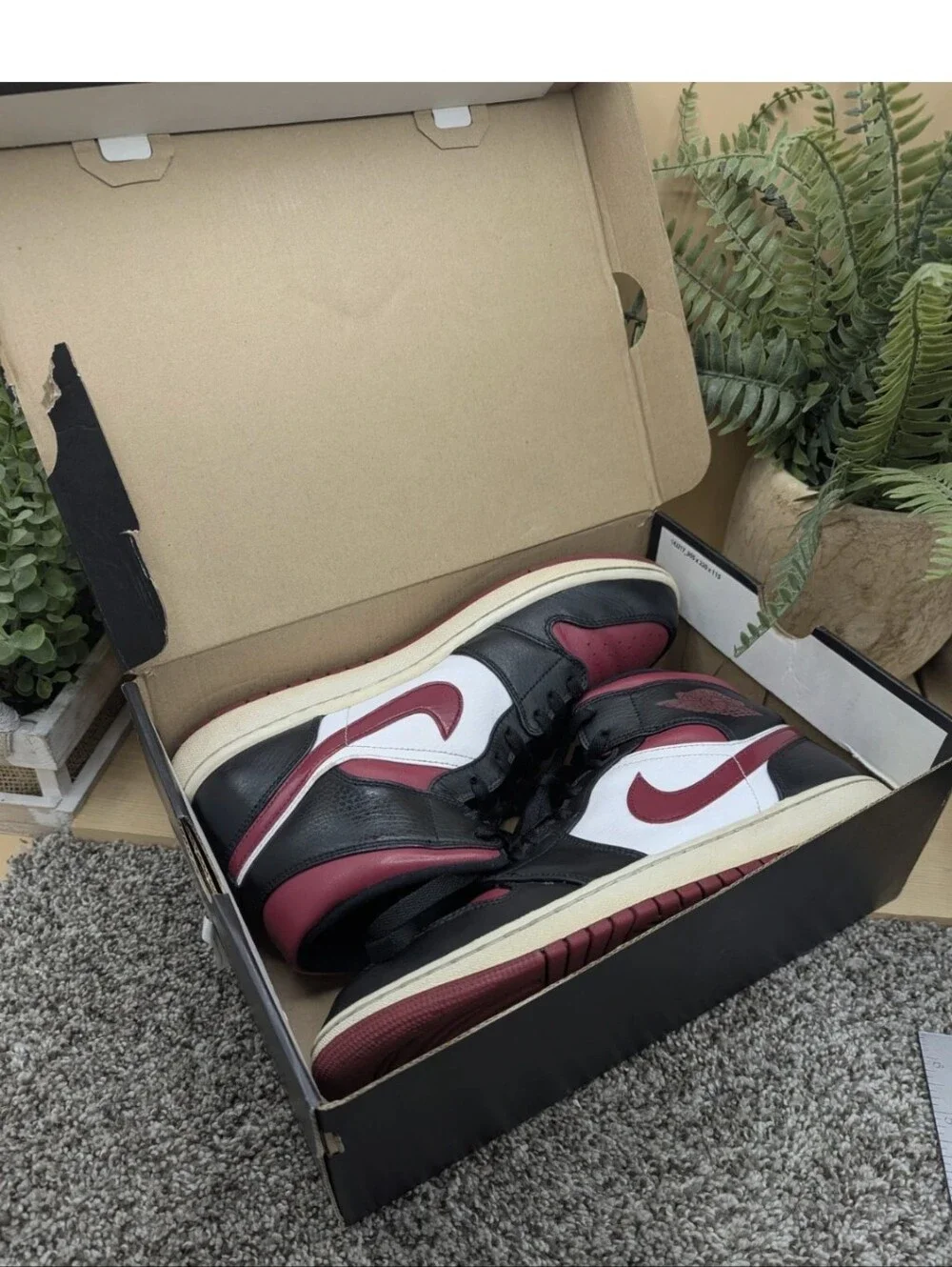 Jordan 1 SE Mid Bred Toe Leather Mens Size 10.5 Basketball Shoes OG BOX